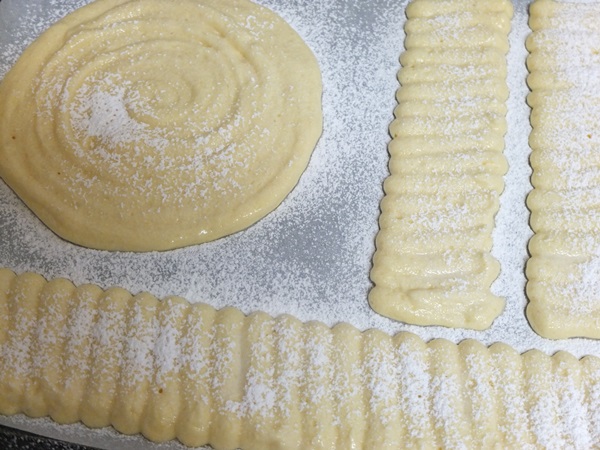 Lush charlotte u pećnici - jednostavni i ukusni recepti