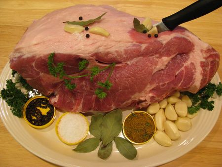 Svinjetina u pećnici: svestrano jelo