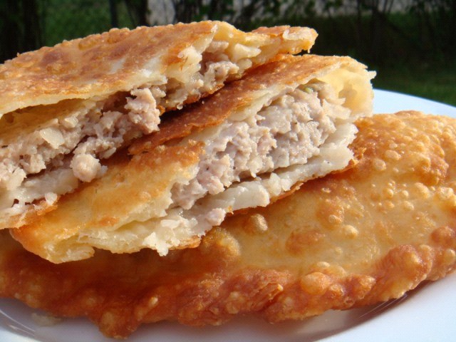 chebureks na kipuće vode
