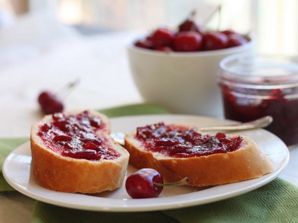 Jam-pet minuta trešnje
