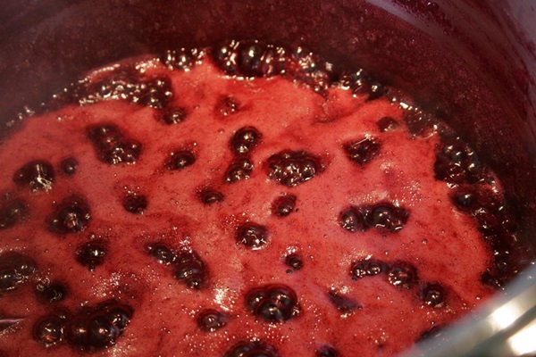 Jam-pet minuta trešnje
