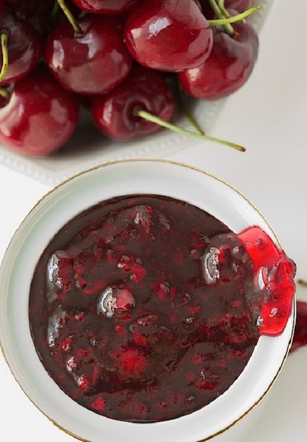 Jam-pet minuta trešnje