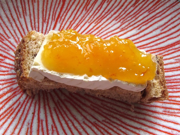 Jam-pet minuta trešnje