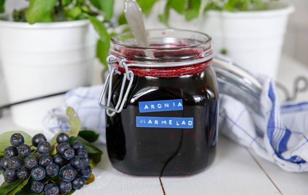 Jam iz crne jabuke