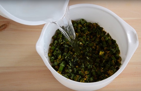 Jam i med od maslačaka s limunskom kiselinom i bez kiseline