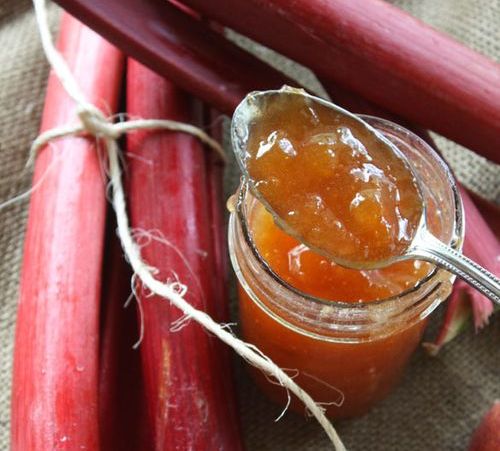 Jam s rabarbara s bananom