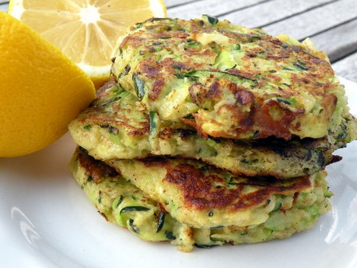 Vegetarijanska jela na svečanom stolu