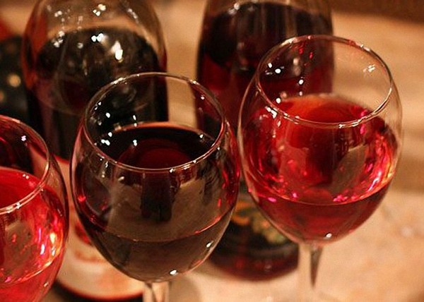 Vino od malina kod kuće - jednostavni recepti