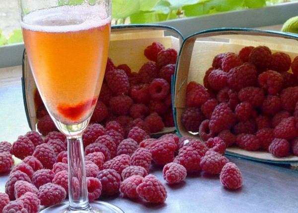 Vino od malina kod kuće - jednostavni recepti