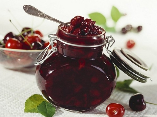 Trešnja za zimu - recepti - pekmez sa sjemenkama i pita, Pet minuta, džem, žele bez želatine, komadić trešnje Trešnja za zimu - recepti - pekmez sa sjemenkama i pita, Pet minuta, džem, žele bez želatine, komadić trešnje