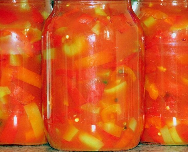 Salata rajčica i tikvica