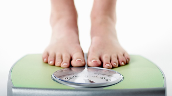 Kako izgubiti težinu tjedan dana na 5, 7, 10 kg kod kuće bez prehrane i štetu zdravlju