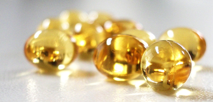 Vitamin E u kapsulama lica i kose